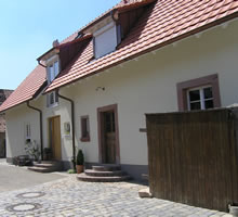 Einfahrt Weingut Sankt remigius