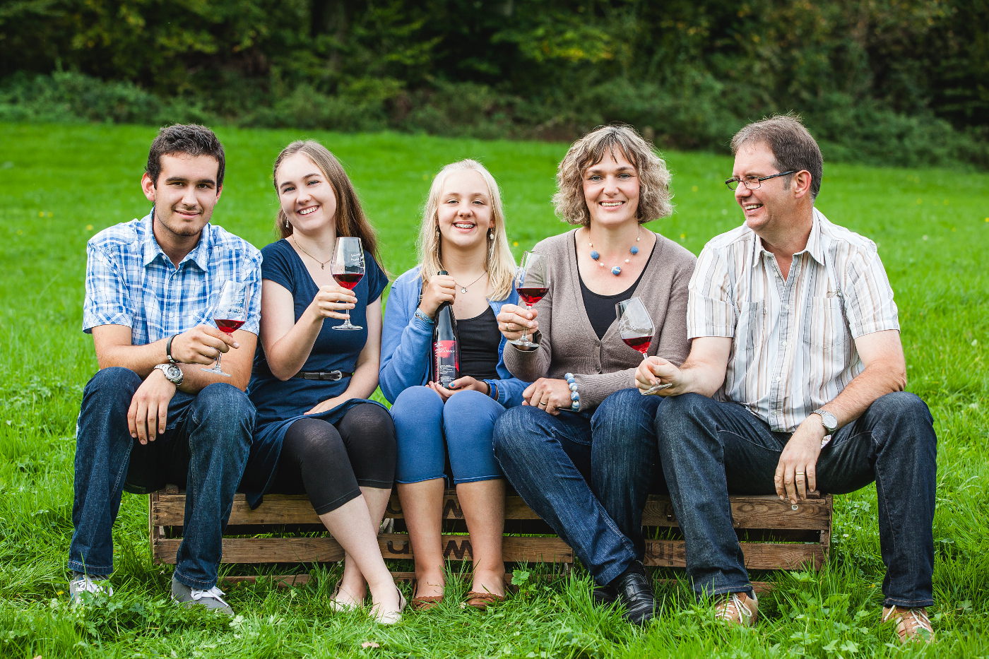 Winzer Frank und Beate Schmidt mit Famlie